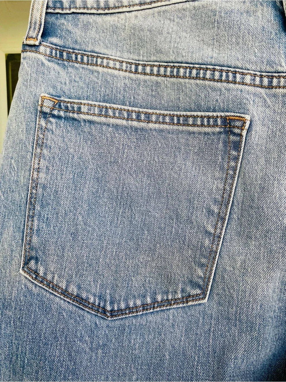 J.Crew Relaxed Boyfriend Jeans Size 28 Light Wash distressed Cuffed Denim